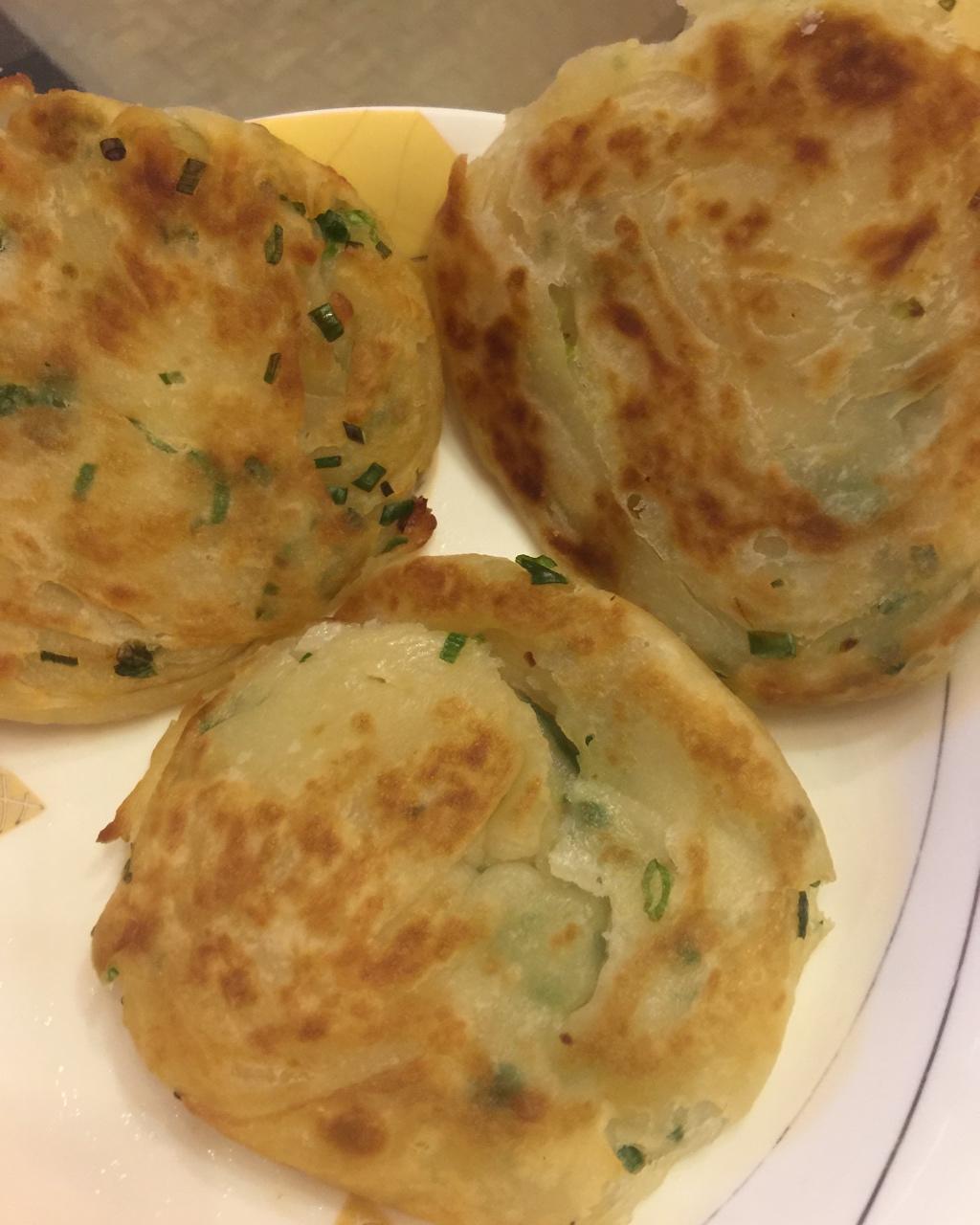 堂妈教你做飘香葱油饼