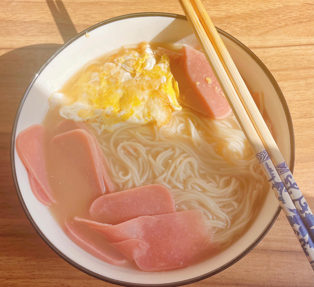 鸡蛋火腿面