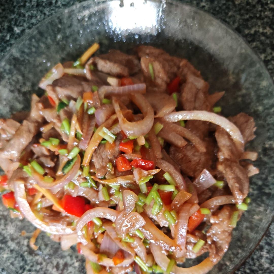 很嫩的小炒芹菜黄牛肉