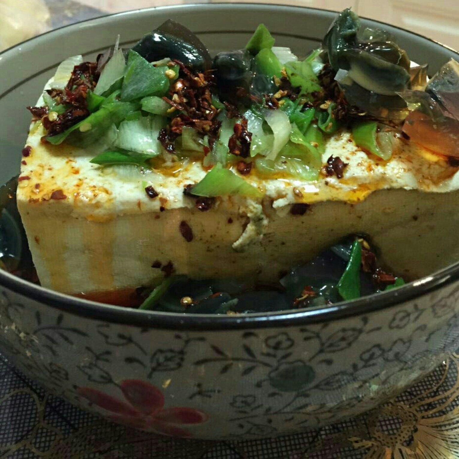 皮蛋拌豆腐