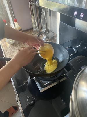 苦瓜炒鸡蛋的做法 步骤2