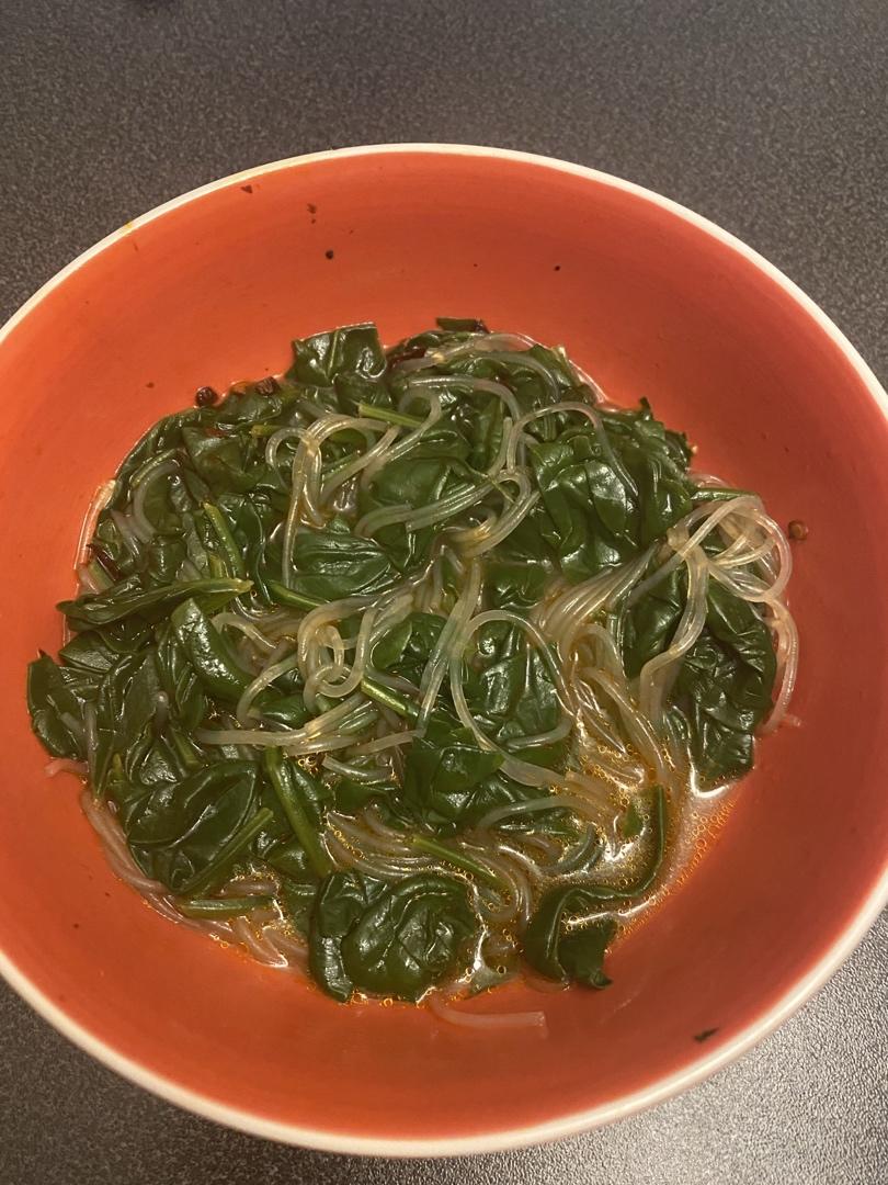 开胃爽口又营养的菠菜拌粉丝
