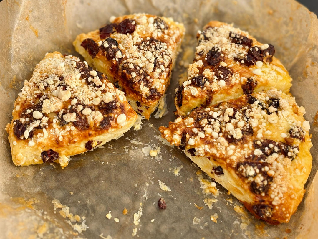 满屋飘香，口口都是满足——酥松香甜的蔓越莓蜜豆司康