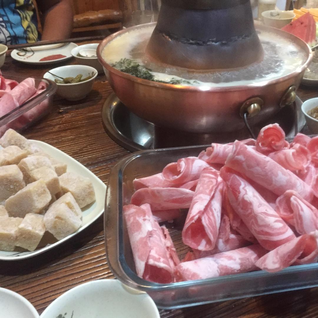 哈哈大鸿