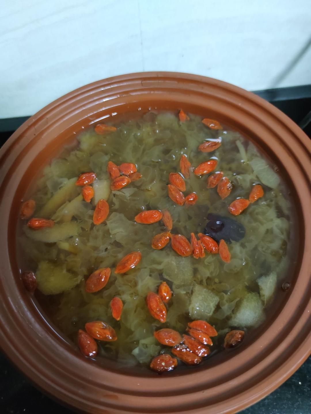 冰糖银耳梨汤