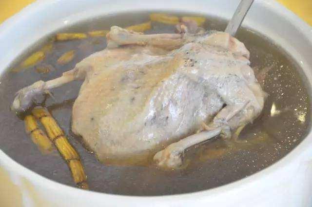 石斛沙参玉竹水鸭汤的做法