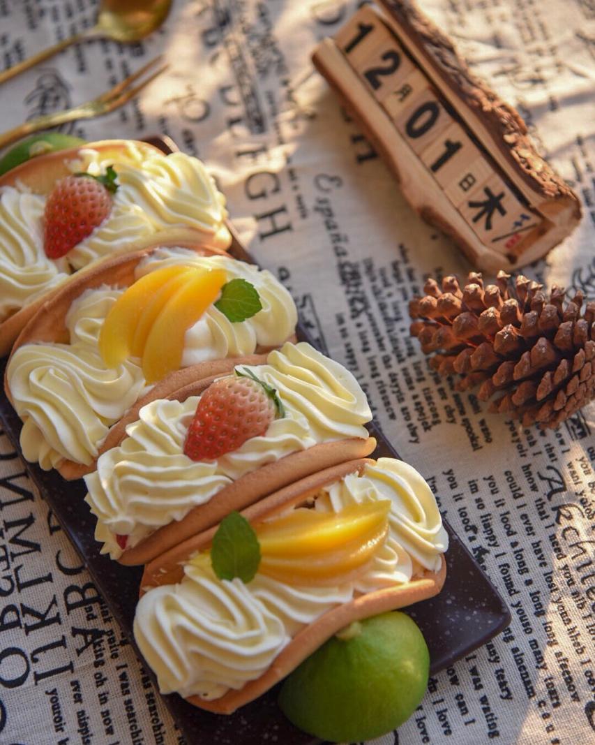 韩国最热门的甜品店Le Bread Lab的草莓蛋糕卷