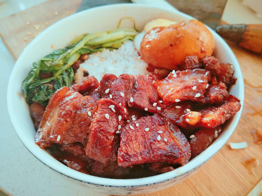 视频菜谱：【无油卤肉饭】