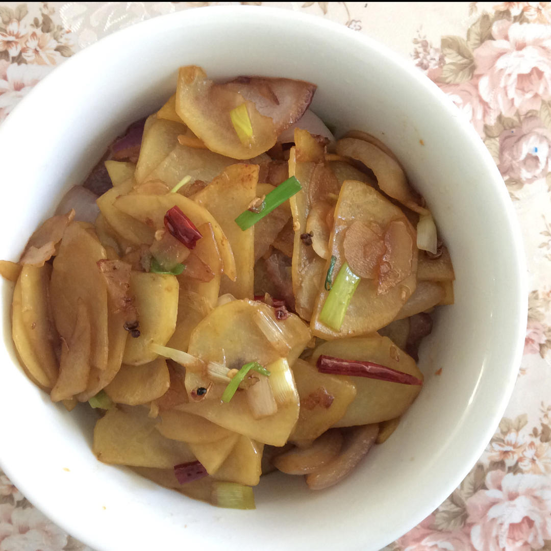 边吃边流泪的「孜然土豆片」