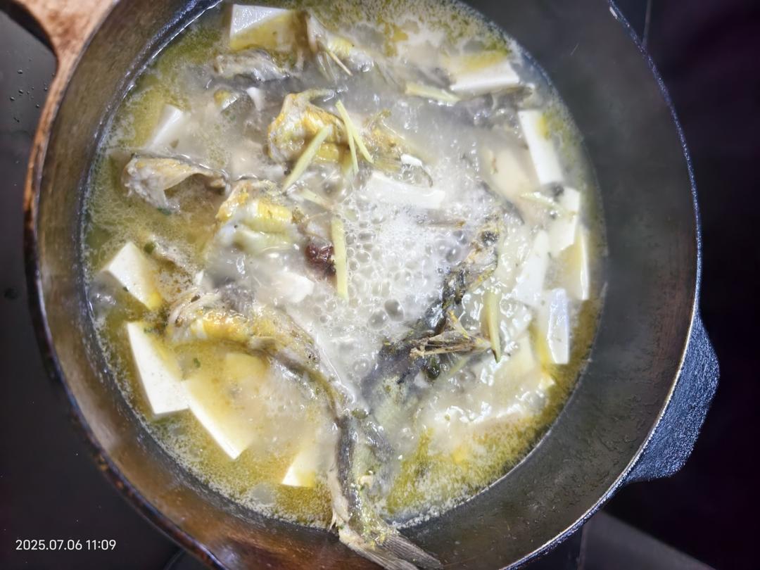 黄鳝（黄鸭叫）豆腐汤，昂刺鱼豆腐汤（品味江南，家常鱼类料理）