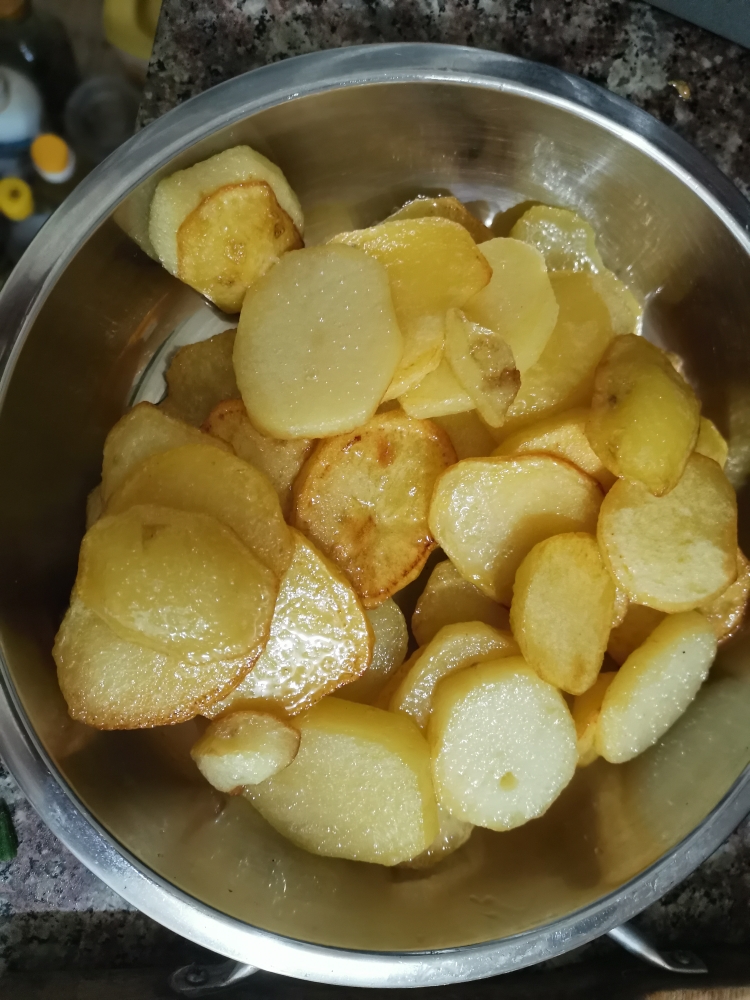 干锅土豆片的做法 步骤3