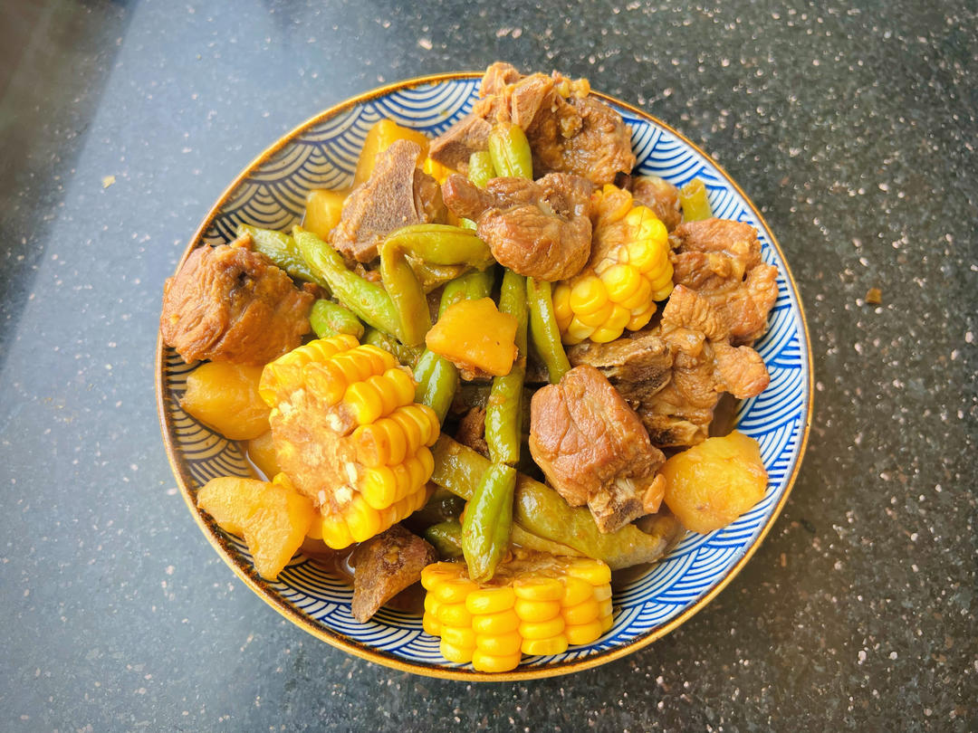 硬菜代表--排骨炖豆角土豆（豆角焖面胚子）