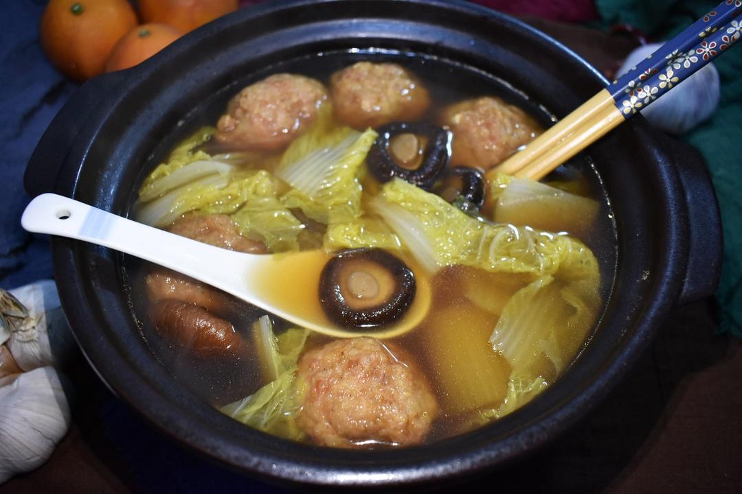 秘制白菜豆腐丸子汤
