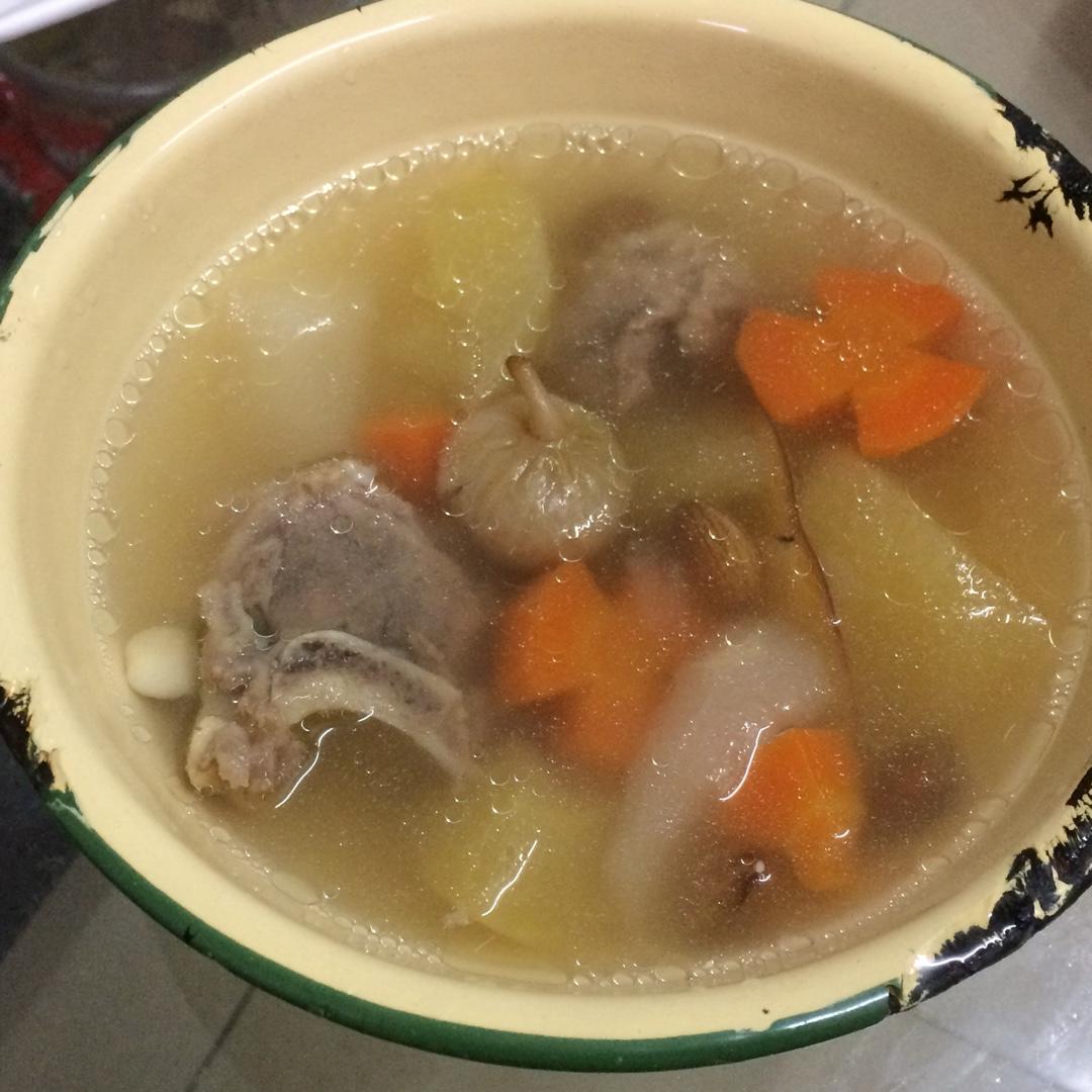 海底椰无花果雪梨汤