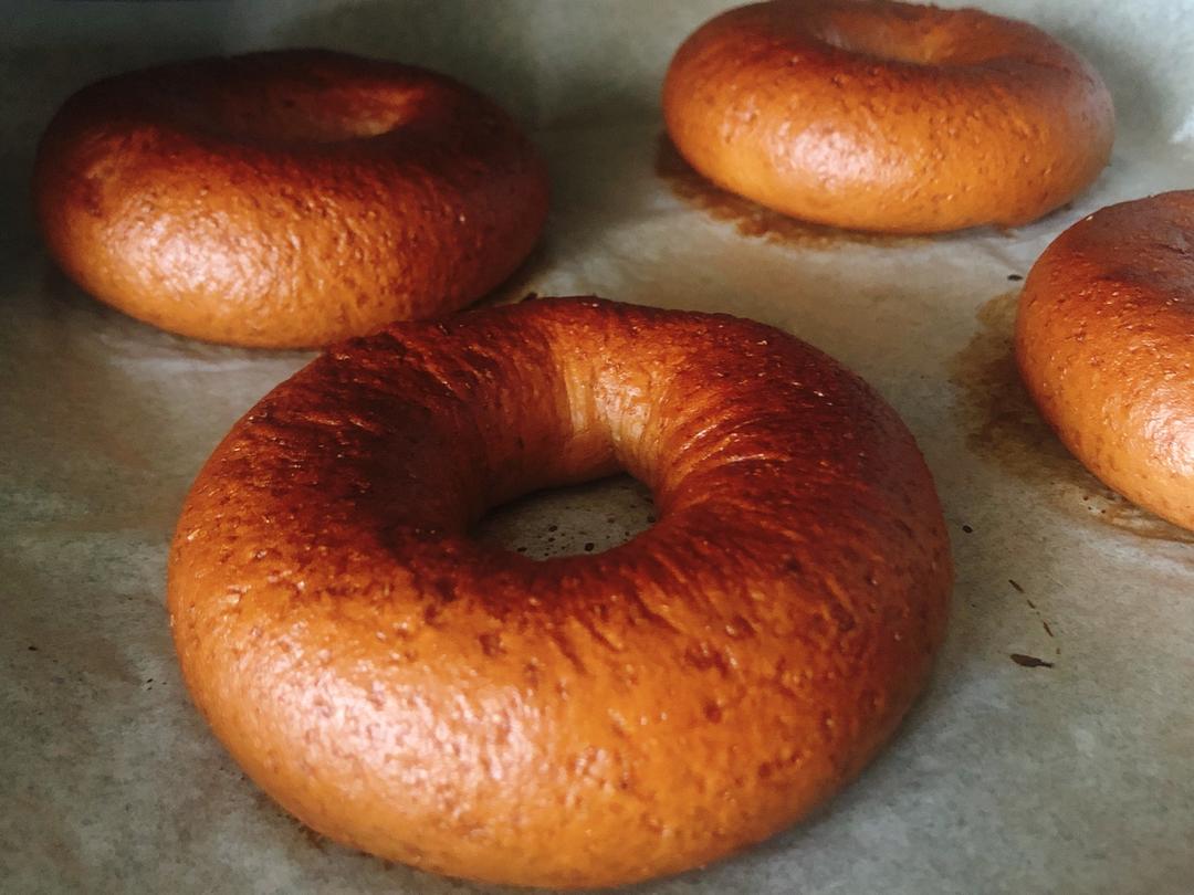 无油低糖的健康主食面包：芝麻贝果