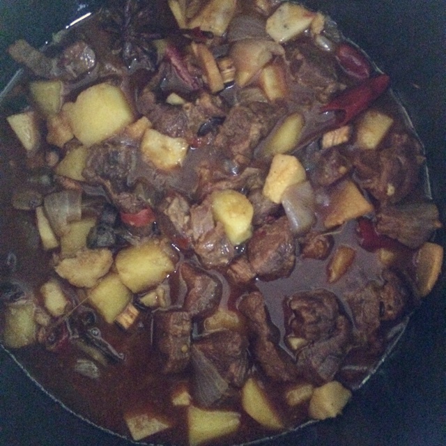 胡萝卜土豆烧牛腩