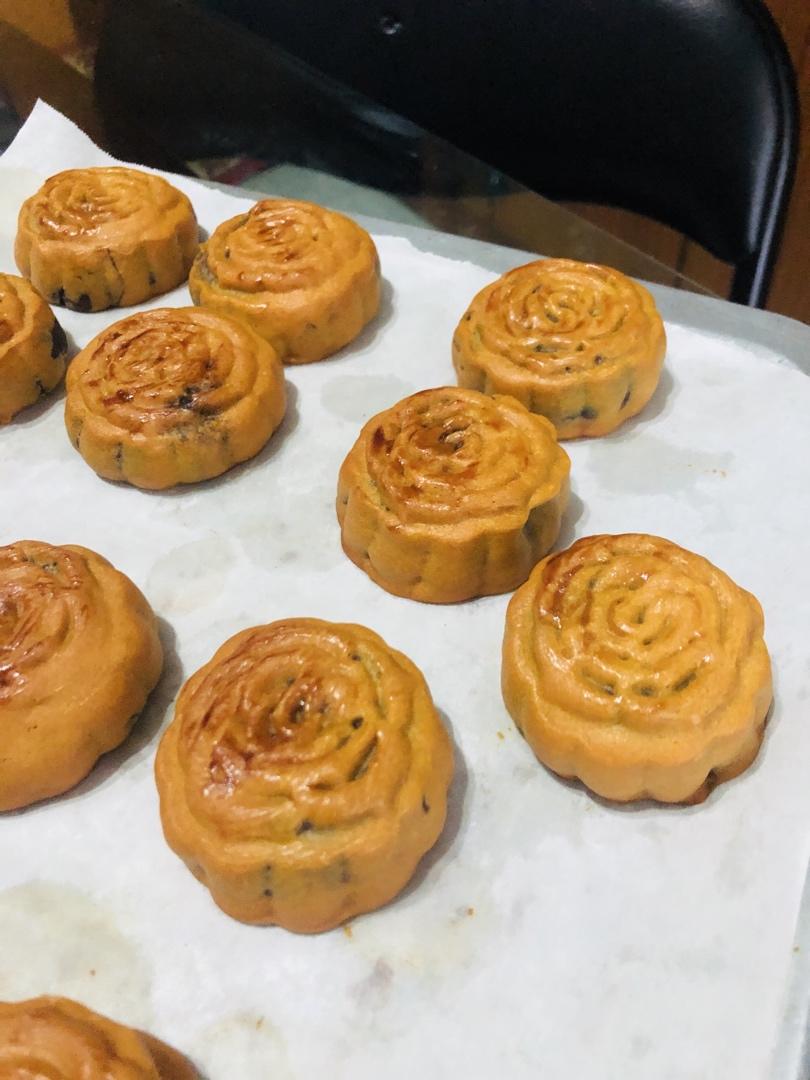 一块简单的豆沙月饼