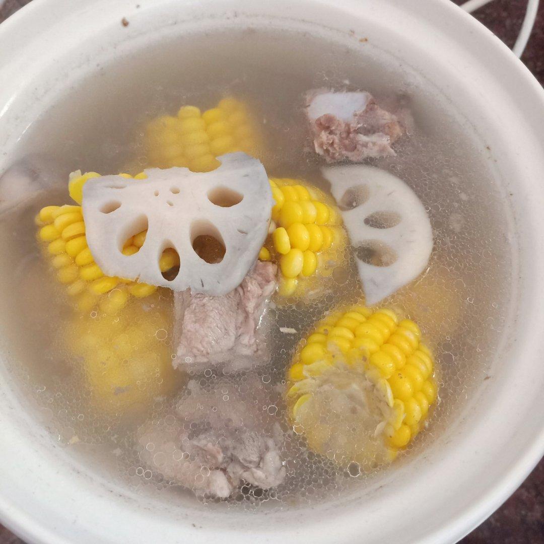 莲藕玉米排骨汤