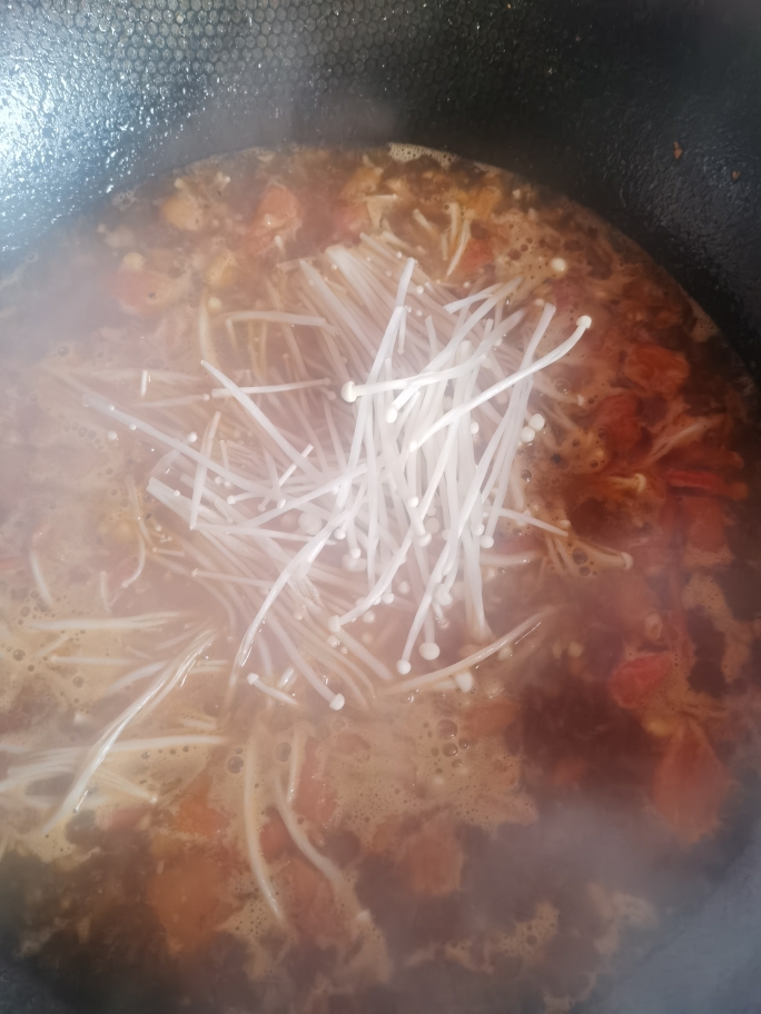 番茄🍅金针菇肥牛汤的做法 步骤7