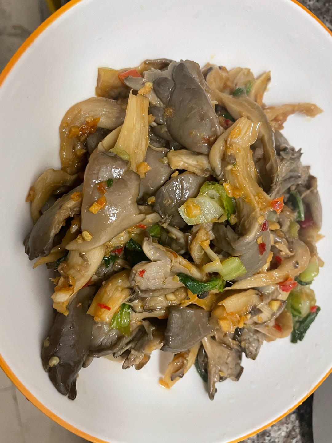 拌一盘光一盘‼️好吃到无法停下来的节奏😋😋凉拌平菇