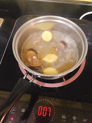香菇炖鸡心汤的做法 步骤4
