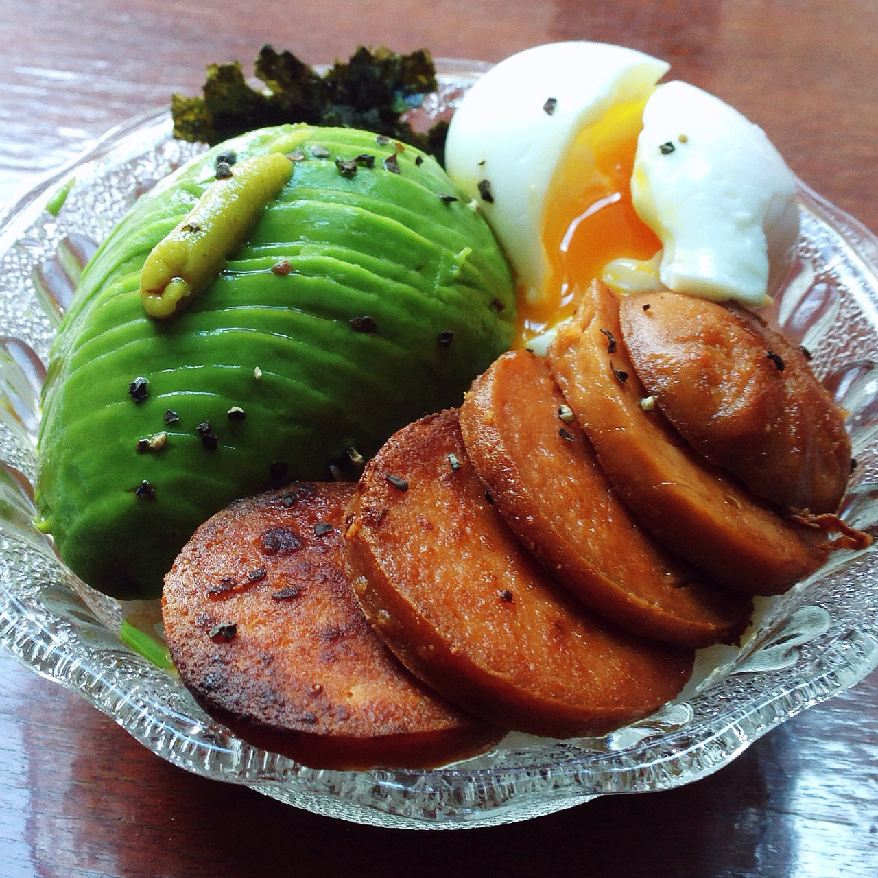 一人食牛油果溏心蛋拌饭