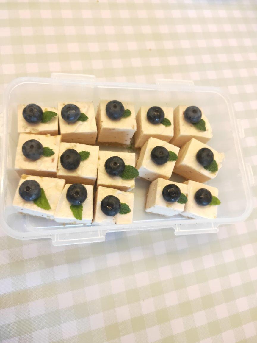 蓝莓慕斯蛋糕