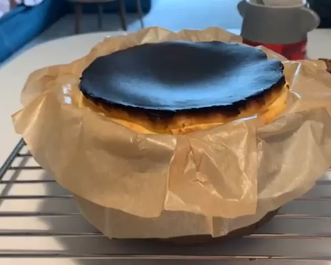 巴斯克烧焦芝士蛋Basque Burnt Cheesecake