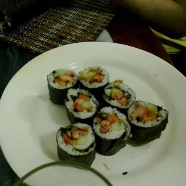 自制寿司（含寿司醋配方和超详细寿司卷法）