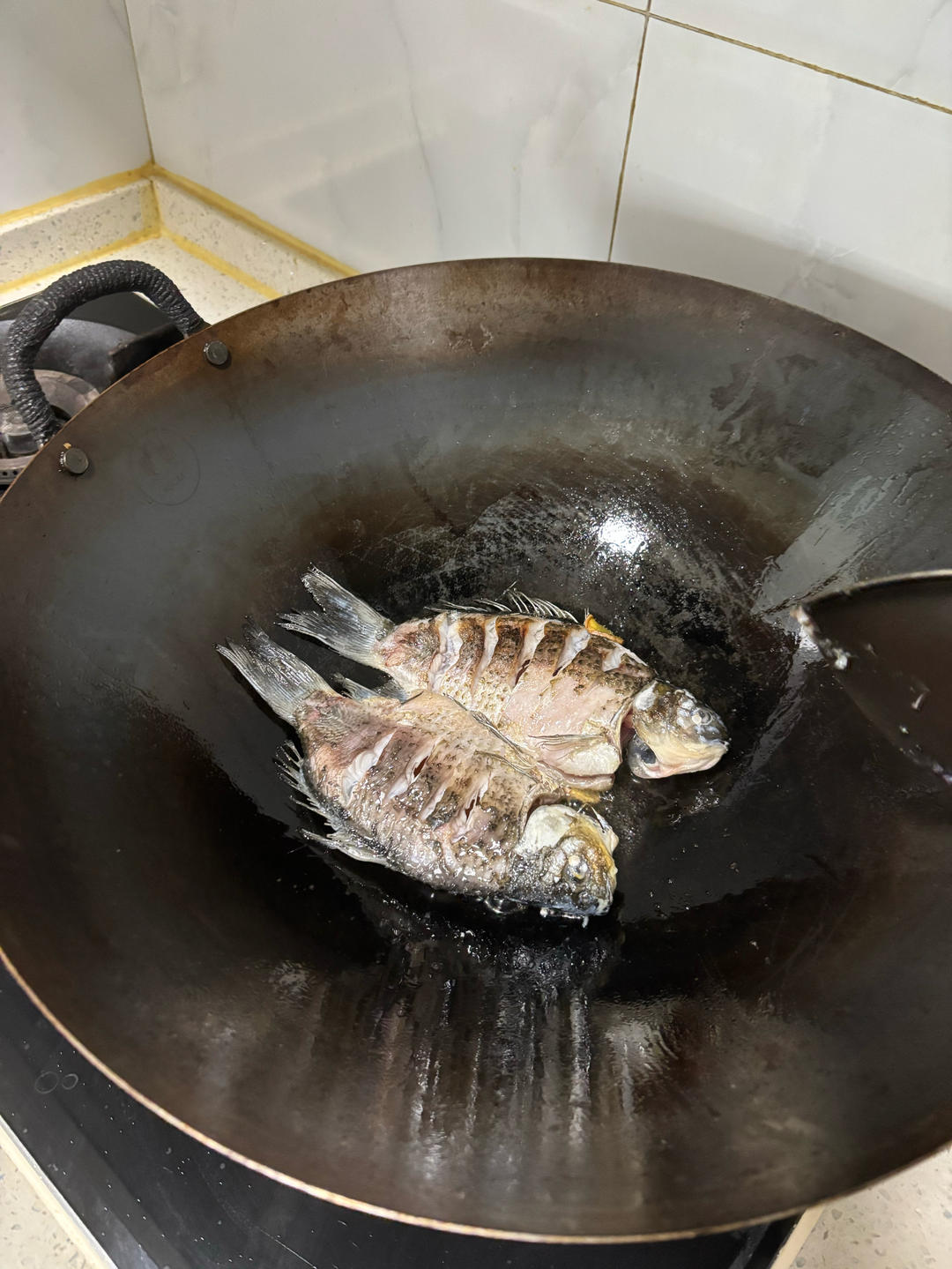 奶白鲫鱼汤！和可以吃刺的香酥鱼渣！