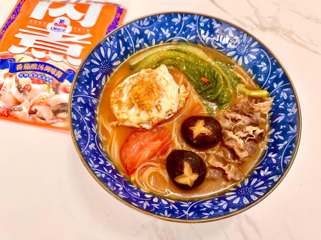 没食欲？来一碗番茄酸汤面，吃不够。