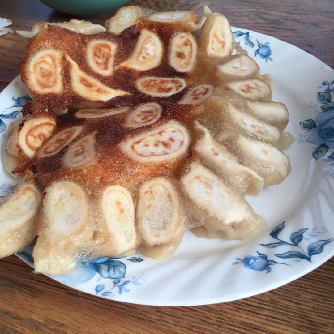 剩饺子速冻饺子变锅贴（冰花版）