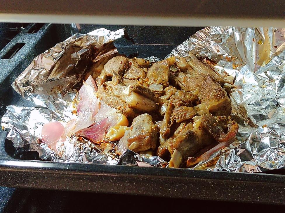 家庭烤箱版烤羊排，不干、不柴，嫩而不腻