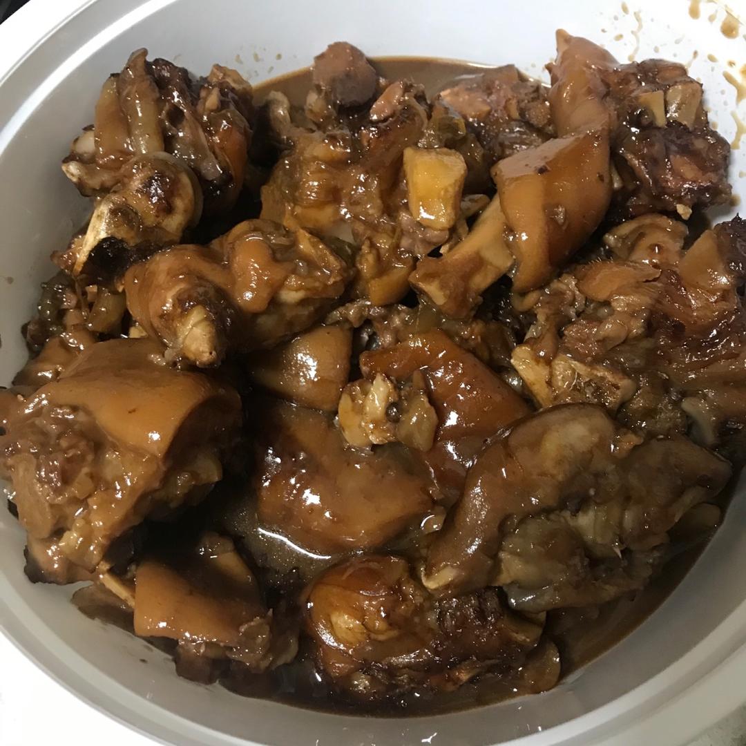 美味的家常菜：红烧猪蹄