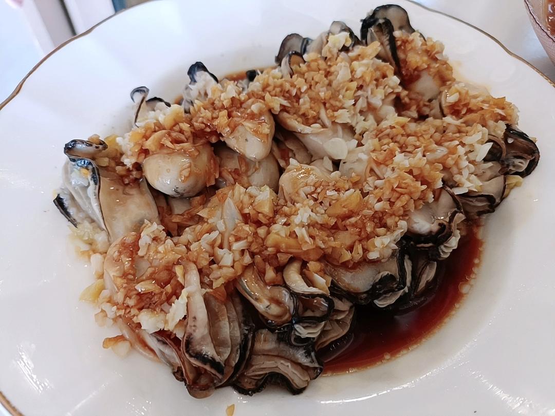 清蒸油爆蒜蓉生蚝          （简单美味）