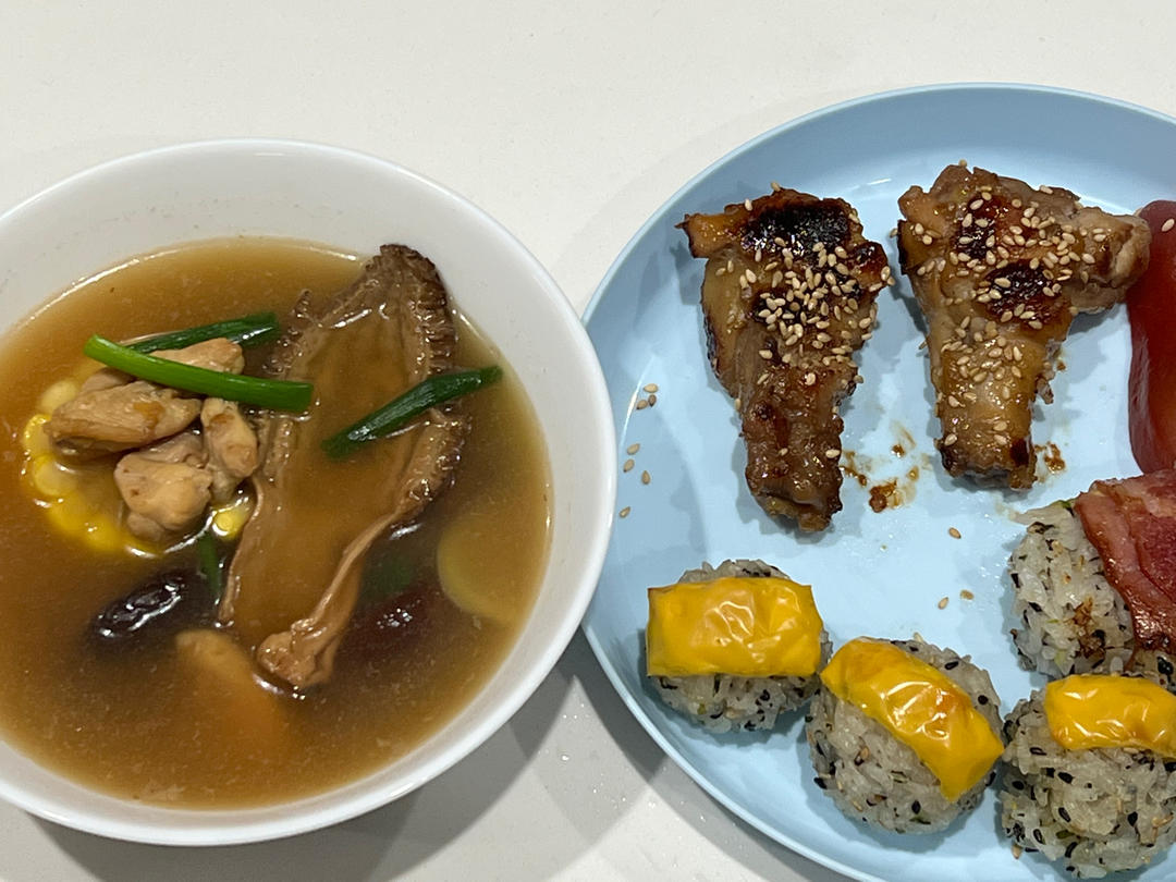 只要15分钟就搞定的快手超浓香鸡汤！