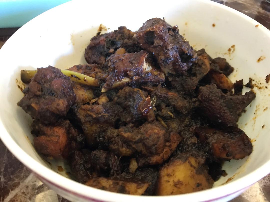 土豆烧排骨