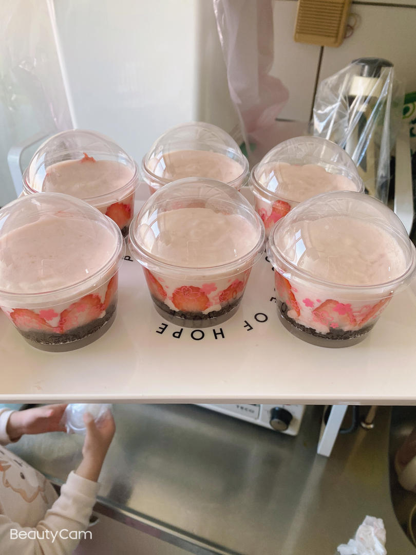 草莓🍓慕斯杯