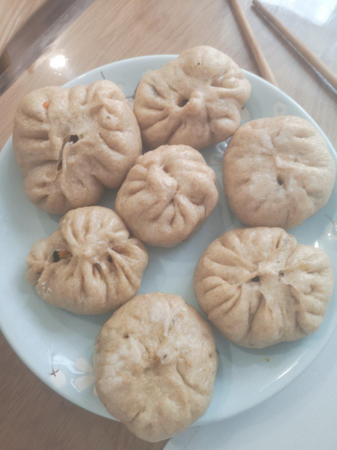 胡萝卜木耳鸡蛋素包子