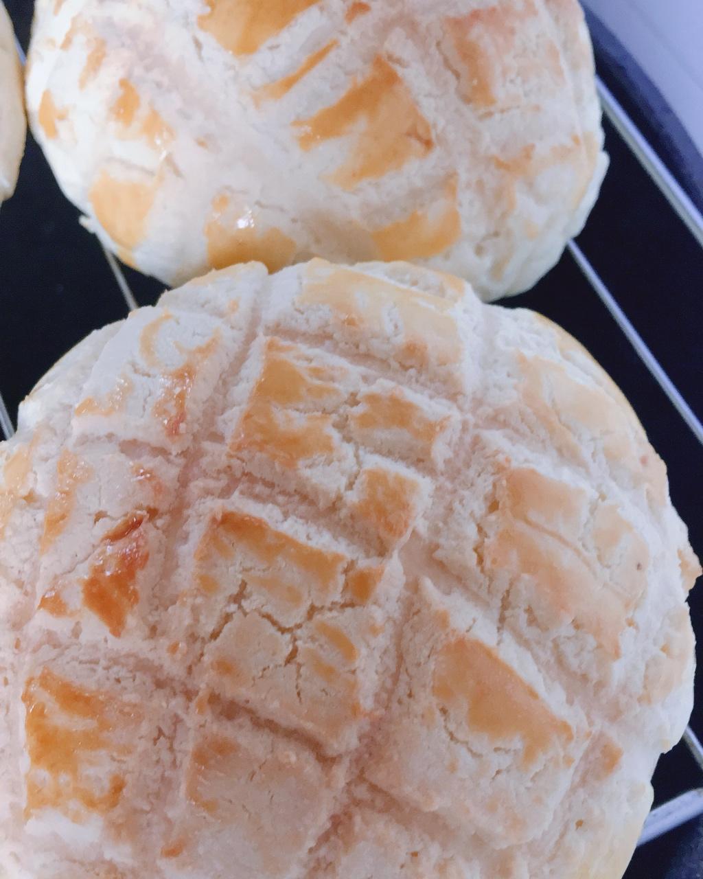 好吃到炸裂的港式菠萝包（附带制作酥皮的小视频）