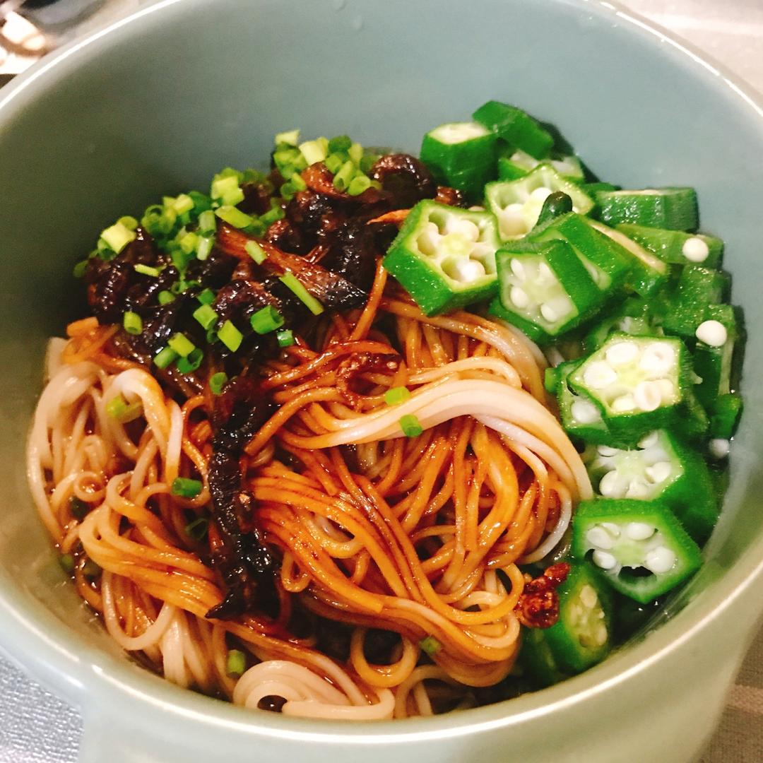 胖哒面包做起来做的开洋葱油拌面