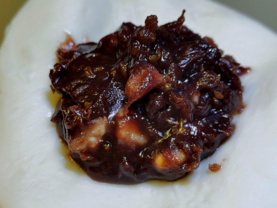 暄软可口的豆沙包