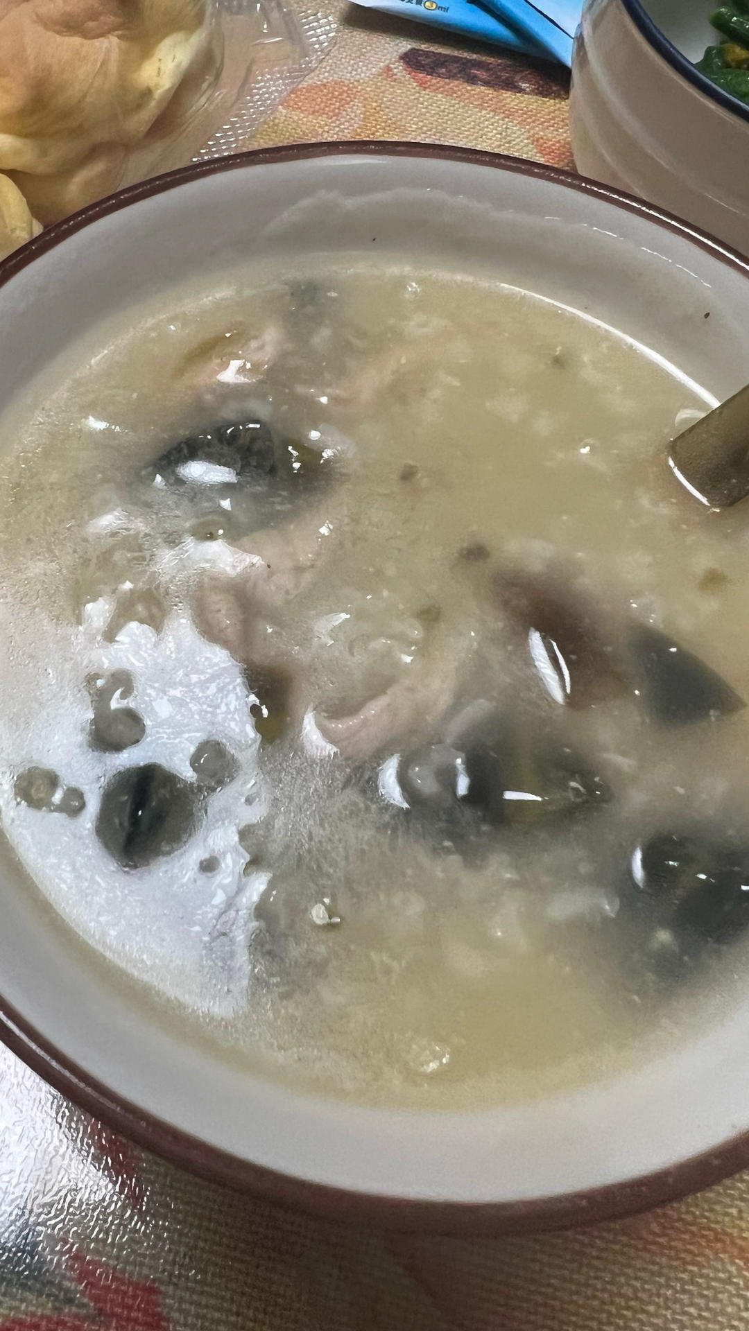 妈妈👩教我做的皮蛋瘦肉粥🥣简单快捷美味😋