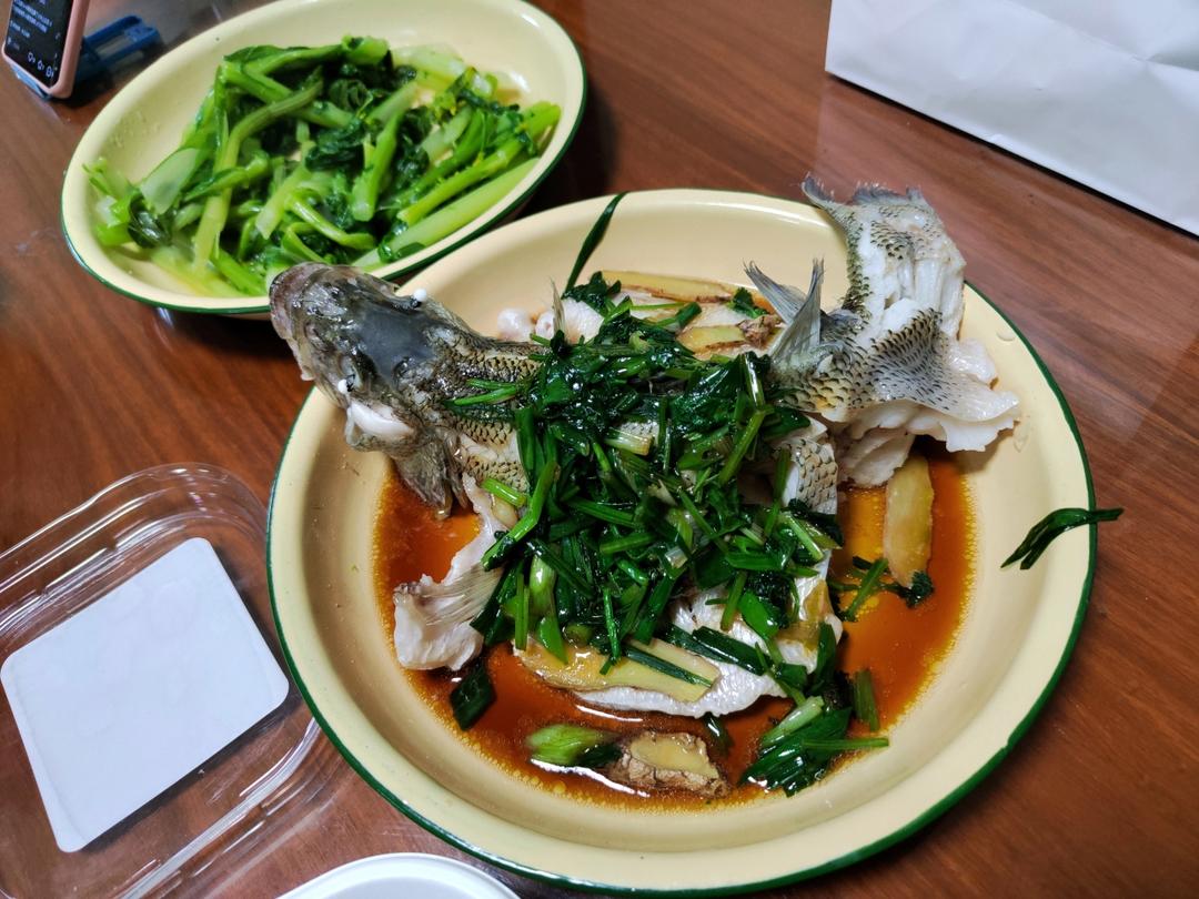 清蒸鲈鱼