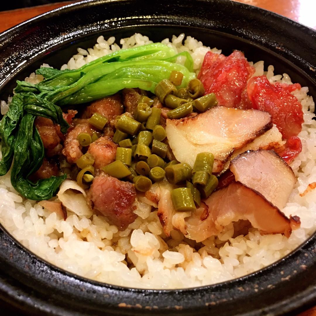 香肠煲仔饭
