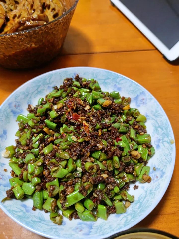 肉沫豆角下饭菜