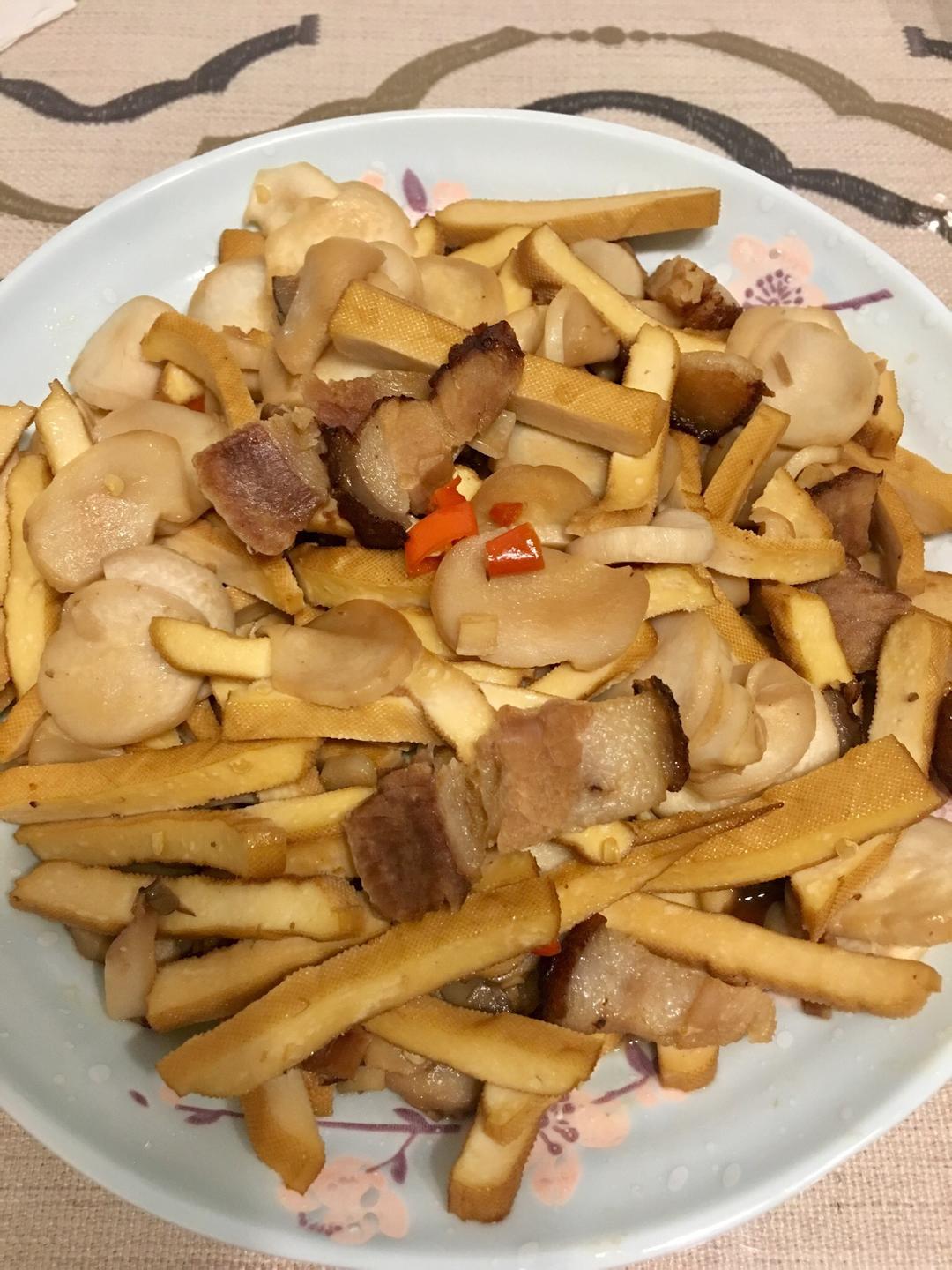 香干杏鲍菇炒肉片的做法