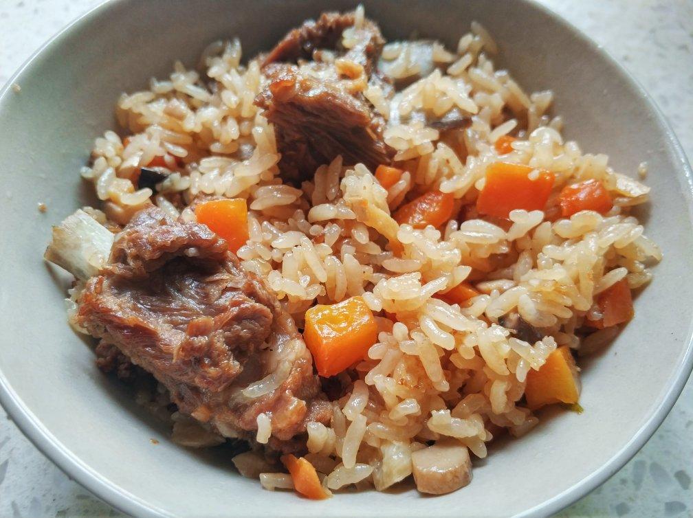 喷香排骨焖饭（爆好吃）