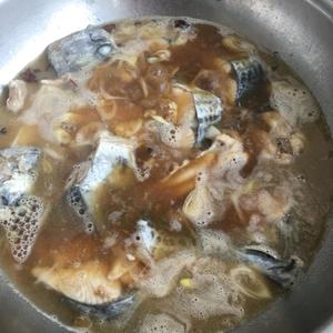 家常蒜苔烧鲅鱼的做法 步骤7