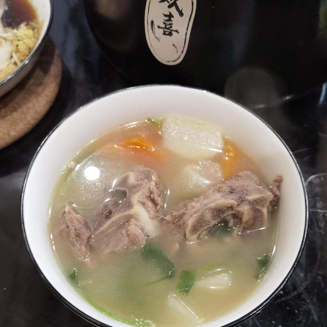 白汤羊蝎子炖萝卜
